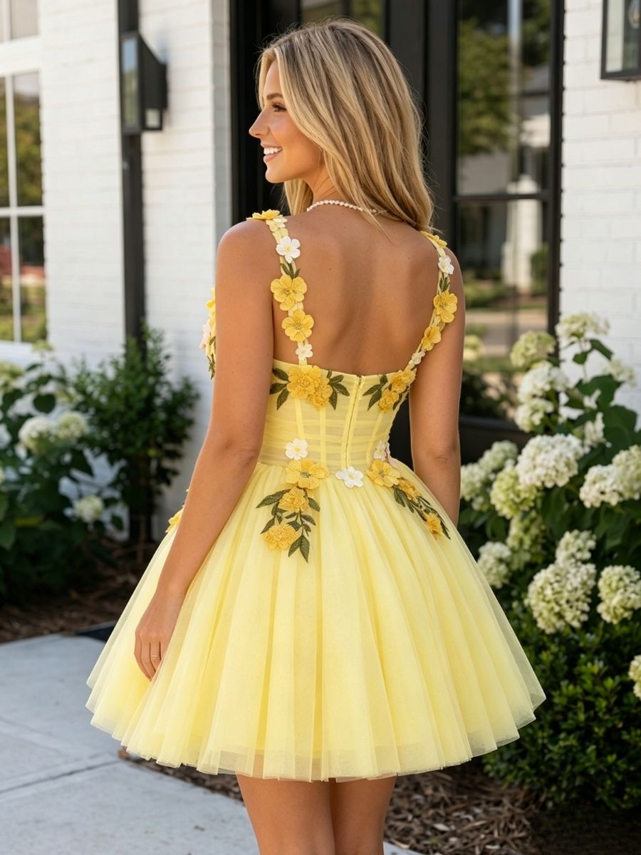 Tulle Corset Strapless Ruched 3D Flowers Homecoming Dresses