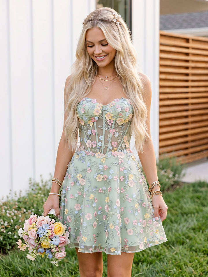 Lace Appliques A Line Strapless Corset Ruched Homecoming Dresses