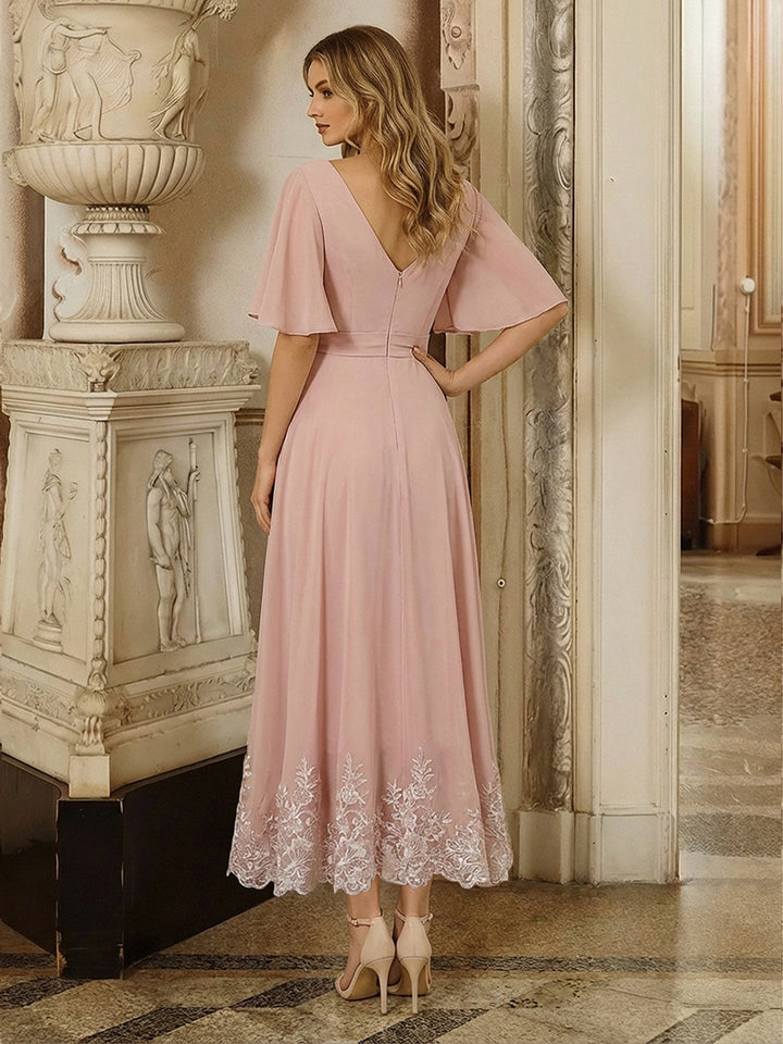 A Line Short Sleeves V Neck Mother of the Bride Dresses with Lace Appliques