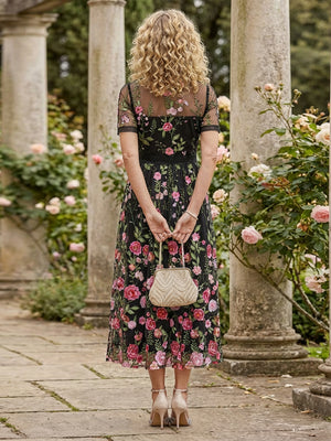 Mother of the Bride & Groom Dress Wedding Guest Gown A Line Corset Scoop Neck Embroidered Lace Appliques