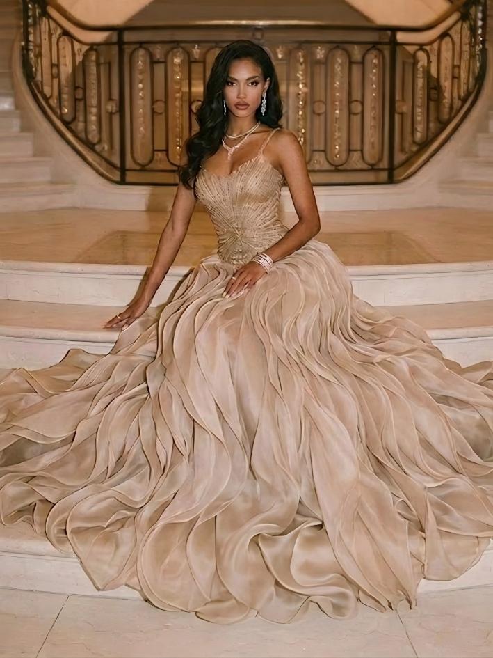 Spaghetti Straps Pleated Luxurious Maxi Evening Dresses with Beadings
