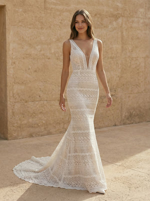 Laces Mermaid V Neck Long Wedding Dresses